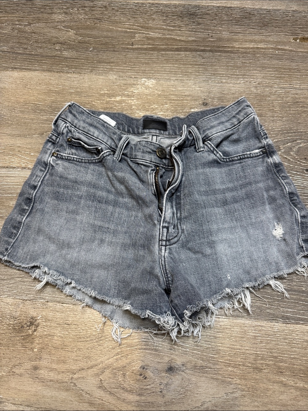 MOTHER The Easy Does It Gray Distressed Frayed-Hem Denim Shorts AZ1351
